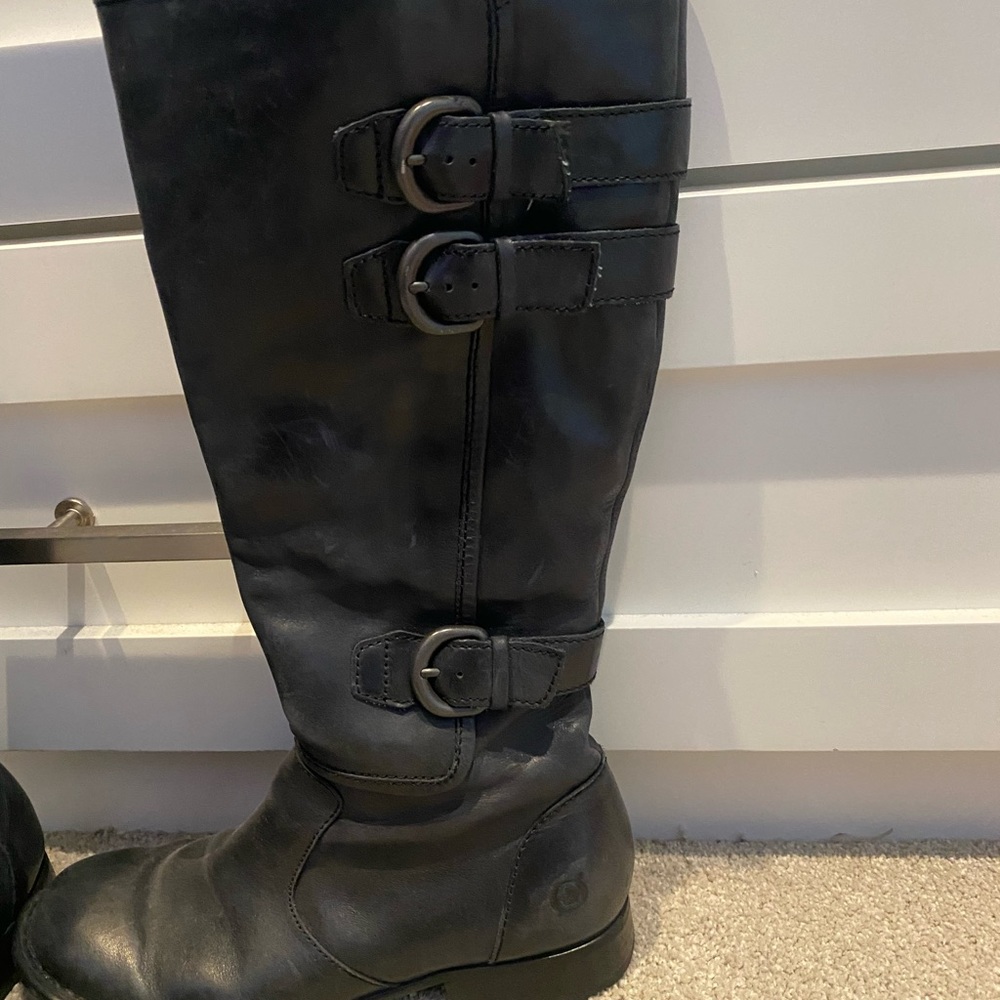 Born motorcycle style black boots, size 5